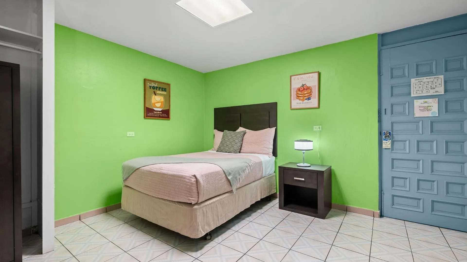 סן חואן Borinquen Beach Inn  סן חואן