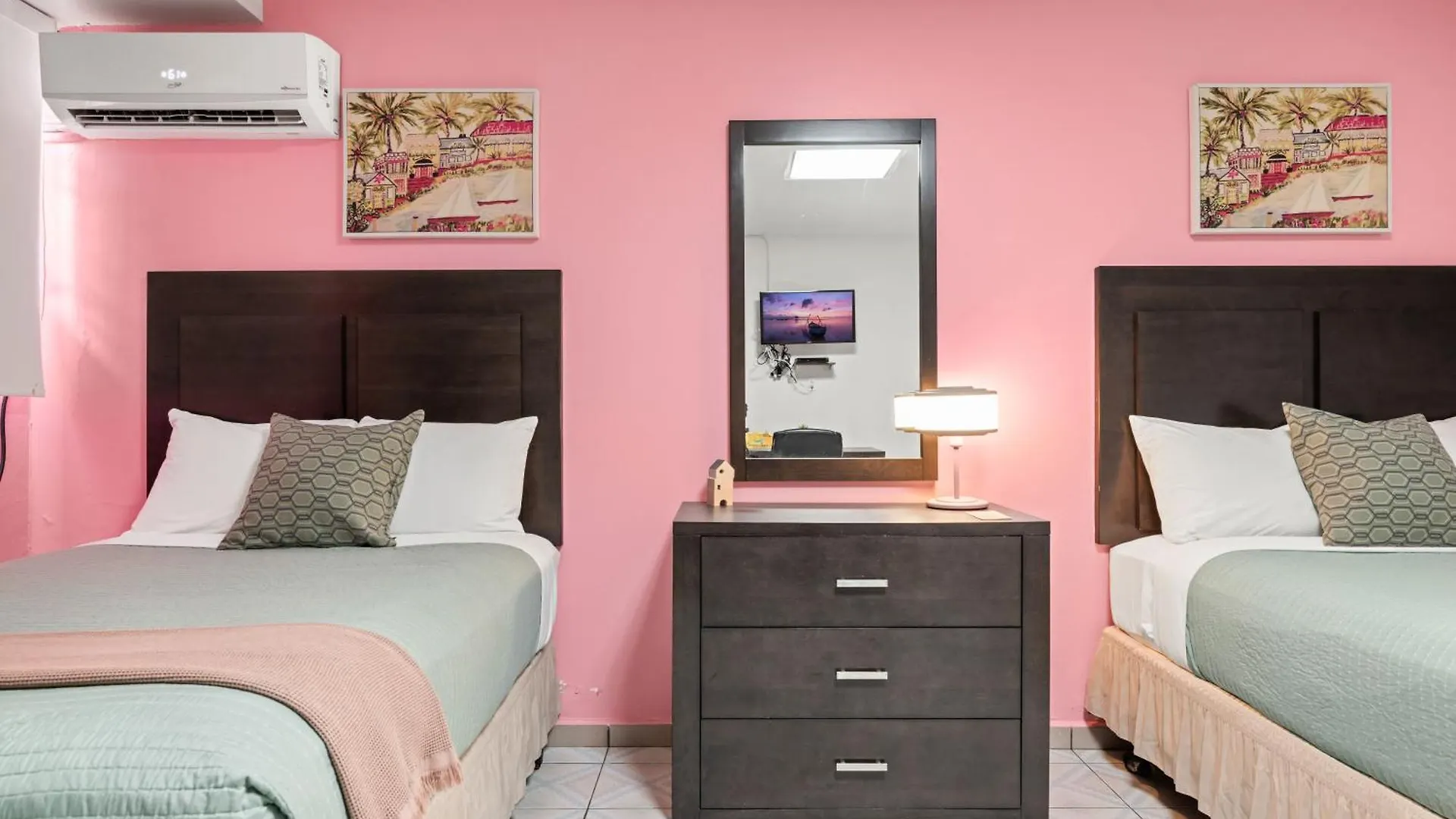 Borinquen Beach Inn サンジョアン 2*,